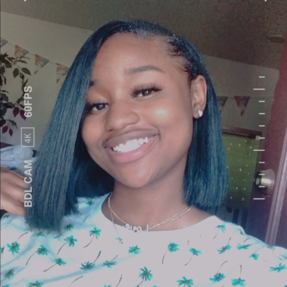 Meet your Posher, Alysia